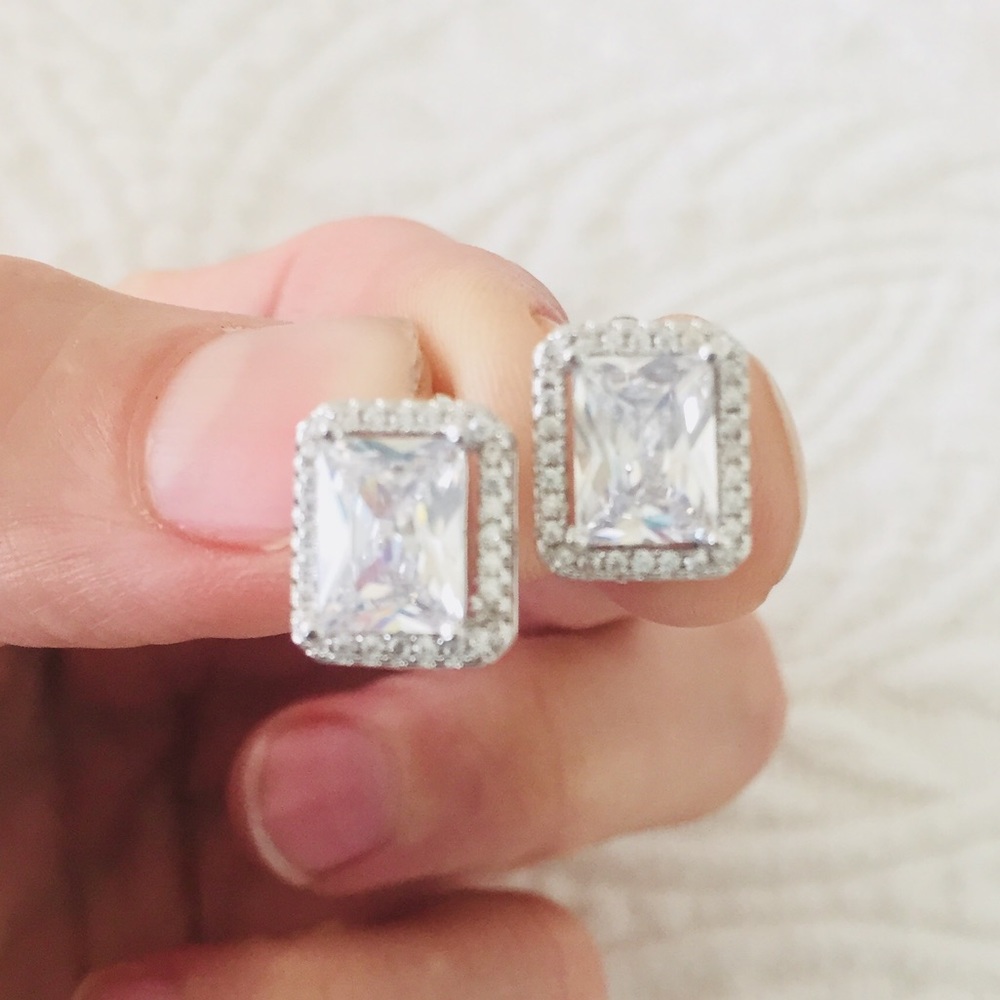 CLEARANCE Cushion cut cubic zirconia earrings - Picture 3 of 3